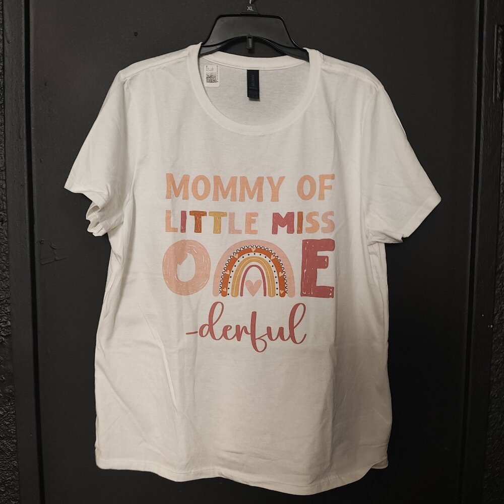Mommy of Little Miss ONEderful Rainbow First Birthday T-Shirt NWT
